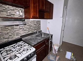 89-14 169th St #1G, Jamaica, NY 11432