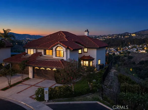 6245 E Quartz Ln, Anaheim, CA 92807