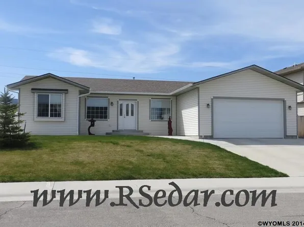 1511 Falcon Crest Blvd, Casper, WY 82601