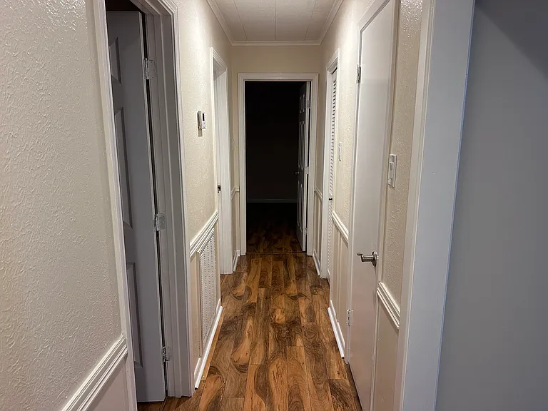 hall way to bed rooms