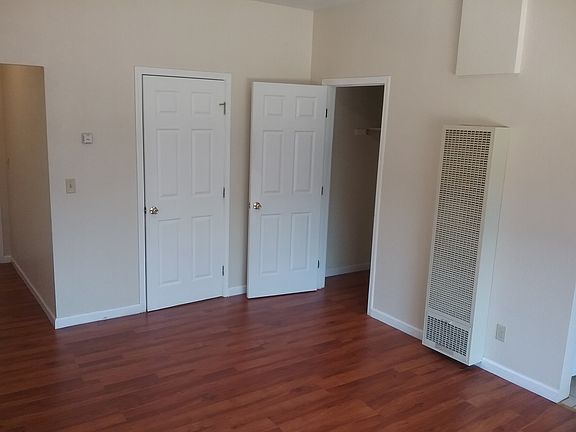 Living room/Bed View Angle