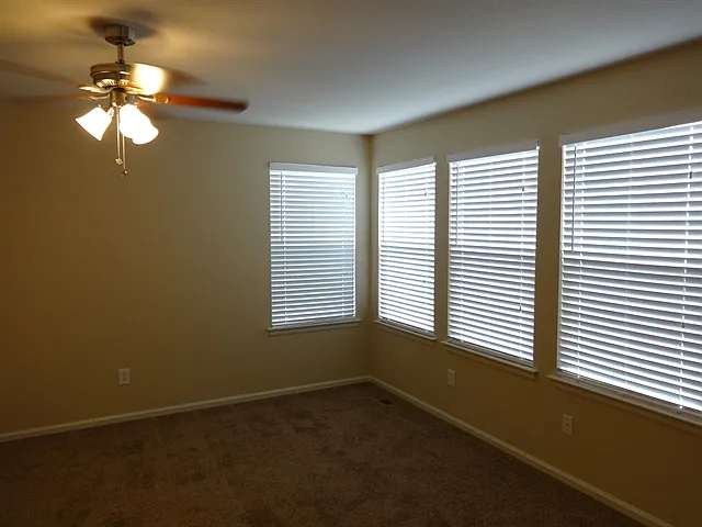 6 bed, 3.5 bath, 1750 sqft, $3,060 — Photo 3