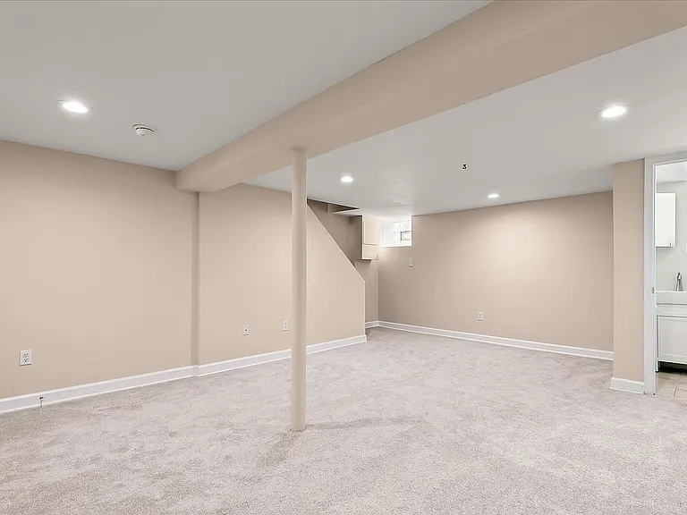 8 Enjay Ave — Photo 39