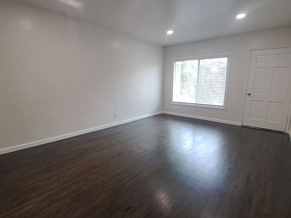 3rd image of 933 N Inglewood Ave #149
