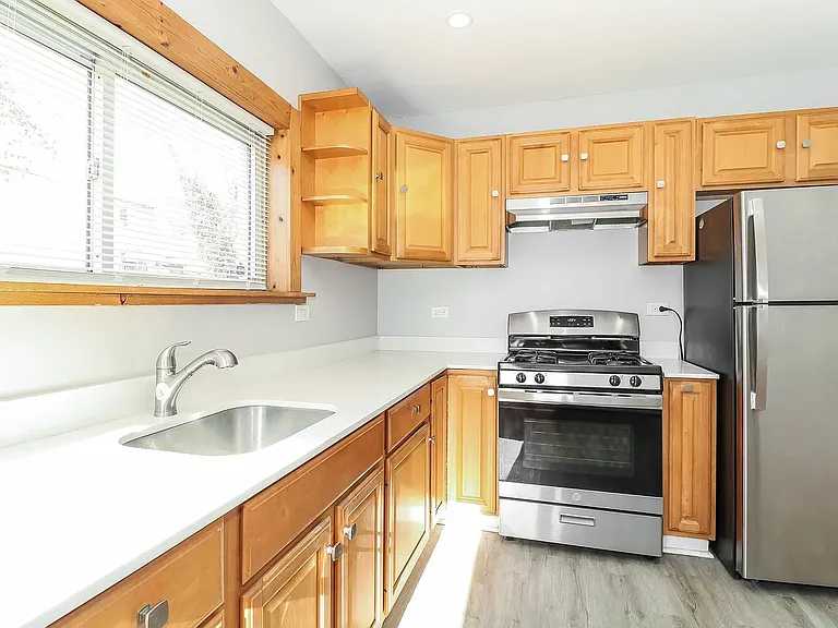 408 S 2nd St — Photo 3