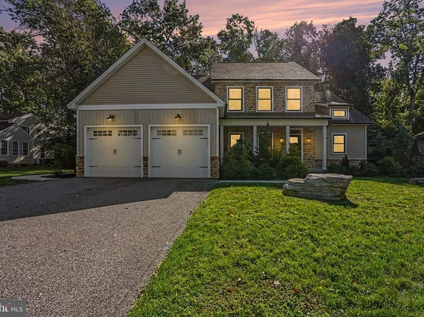 115 Stonehedge Dr, Carlisle, PA 17015