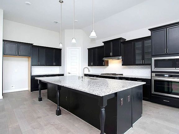 Yale - Kitchen