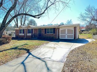 1203 Williams Cir, Peachtree City, GA 30269