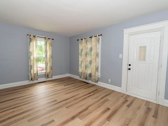 3rd image of 309 S Shore Dr