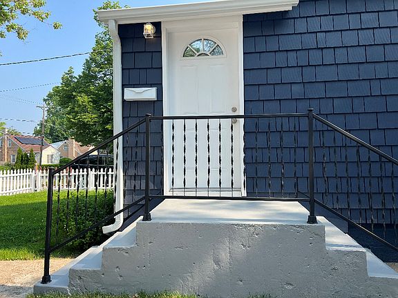 3rd image of 1031 Lorraine Ave
