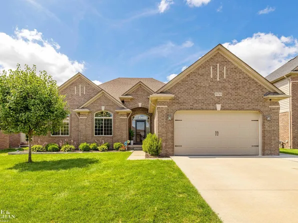 51763 Battanwood Dr, Macomb, MI 48042