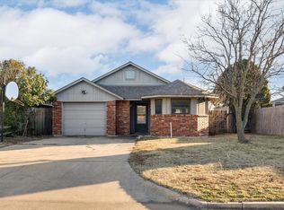 3916 SW Mesquite Dr, Lawton, OK 73505