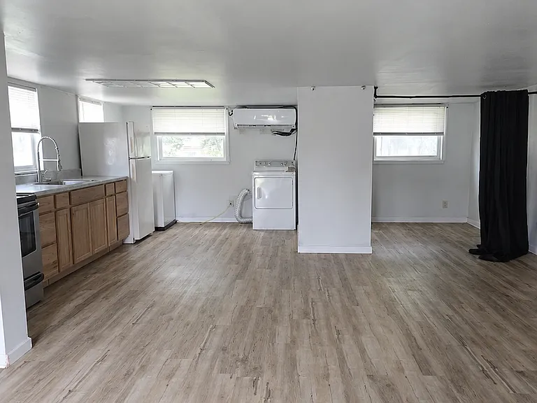 1006 Briarfield Rd — Photo 3