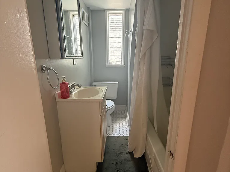 217 E End Ave #3 — Photo 6