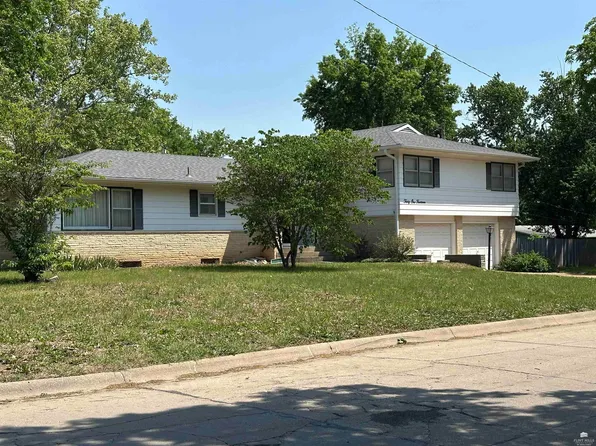 3114 Shaffer St, Manhattan, KS 66503