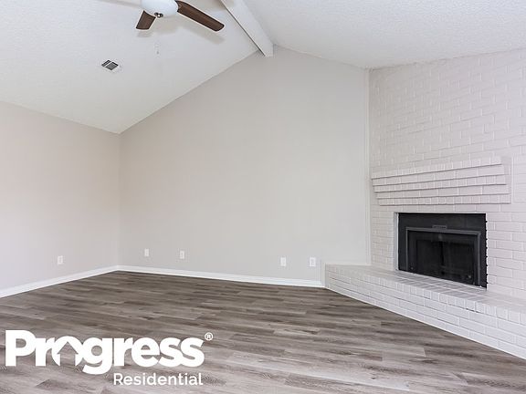 3rd image of 417 Oakwood Cir
