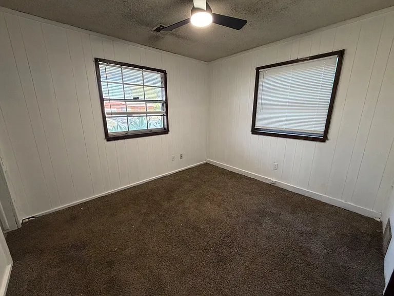 1317 McGregor Dr — Photo 7