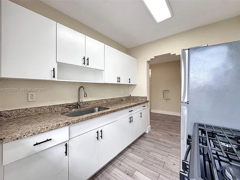 965 Bay Dr #2 — Photo 12