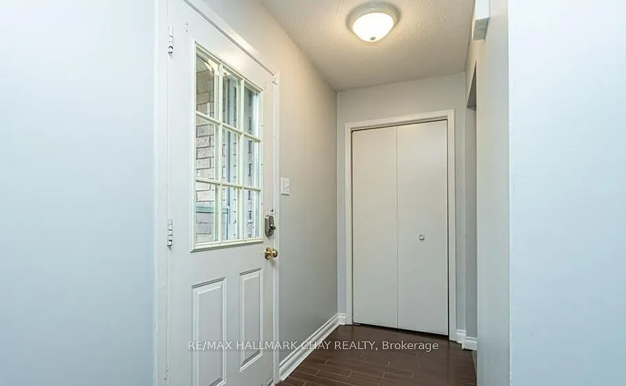 Building Photo - 33B Grove St E #MAIN FLOOR