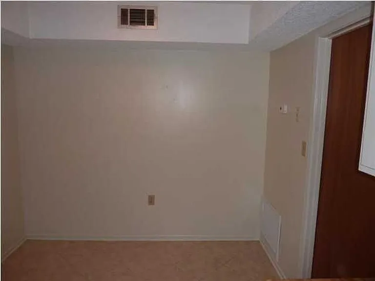 125 Alabama Ave #A-C — Photo 4