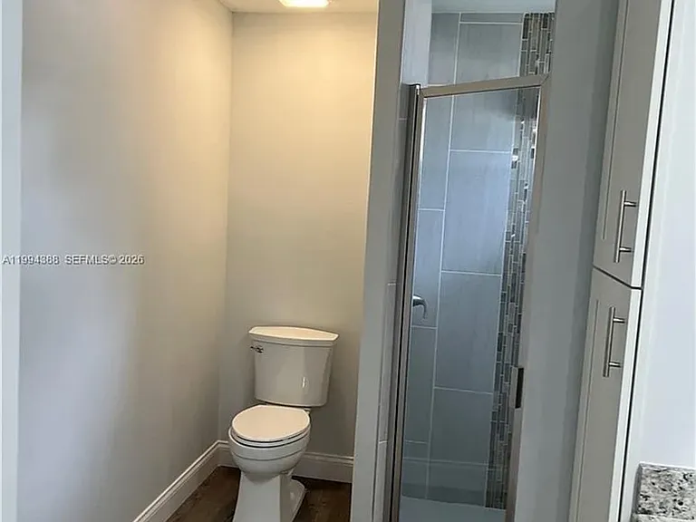 634 Royce Rd — Photo 13