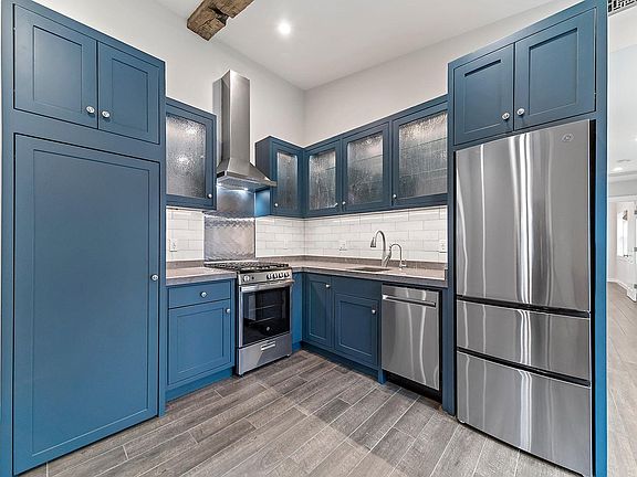 5th image of 4315 1/2 E Livingston Dr