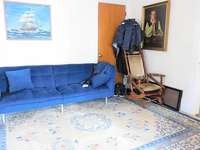 496 E Broadway #3 — Photo 4