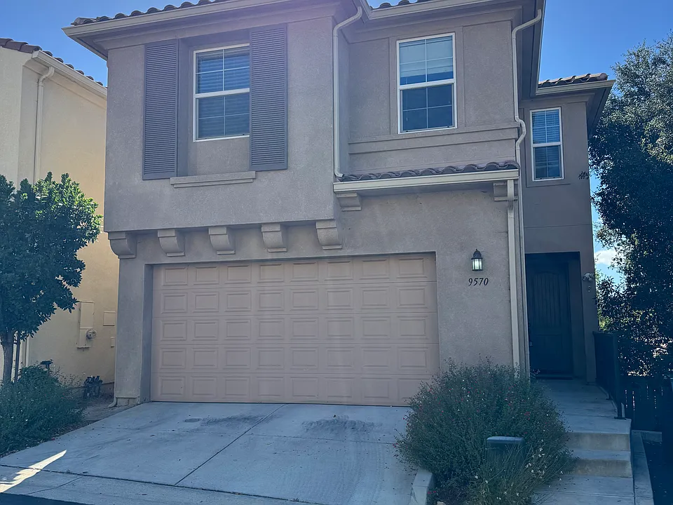 9570 Casa Bella Ct