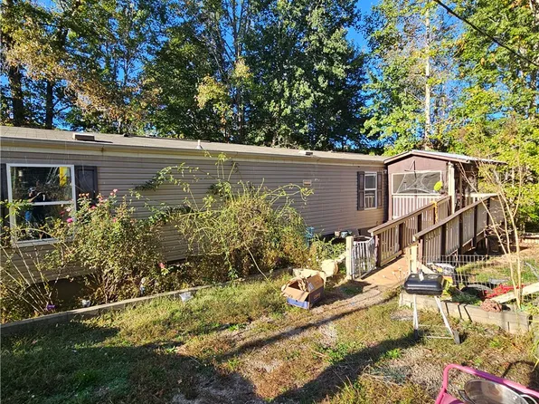 148 Persimmon Dr, Pickens, SC 29671