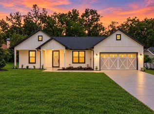 381 CARRIAGE LANE, LADY LAKE, FL 32159