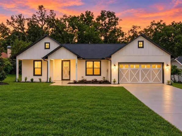 381 CARRIAGE LANE, LADY LAKE, FL 32159