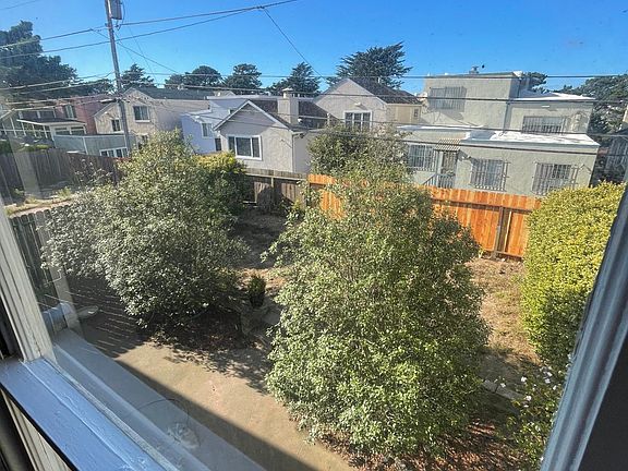 5th image of 216 Westbrook Ave