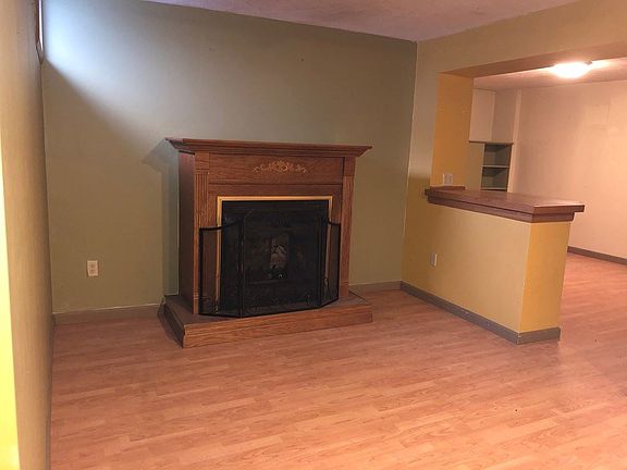 5th image of 183 Parkwood Ave