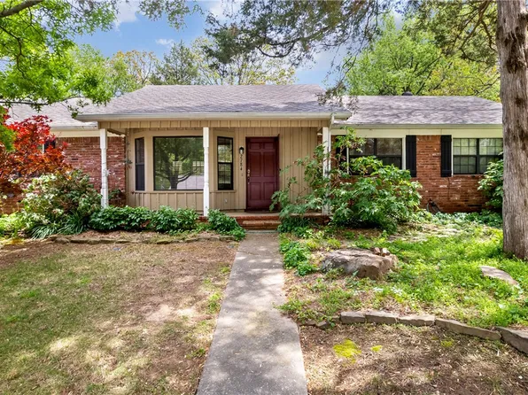 2784 N Stagecoach Dr, Fayetteville, AR 72703