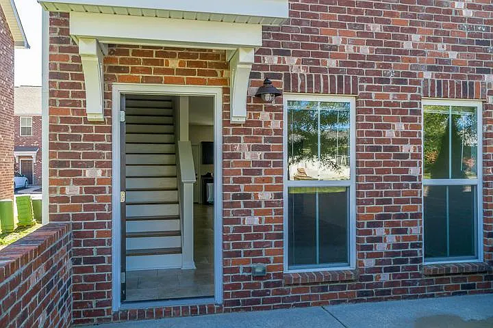 84 Joy Dr — Photo 14