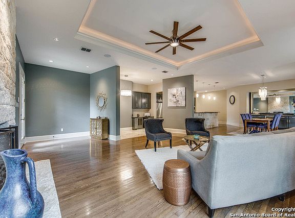 5th image of 515 Stonewood St