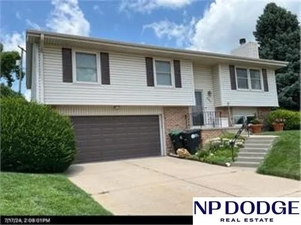 9340 Pratt Cir, Omaha, NE 68134