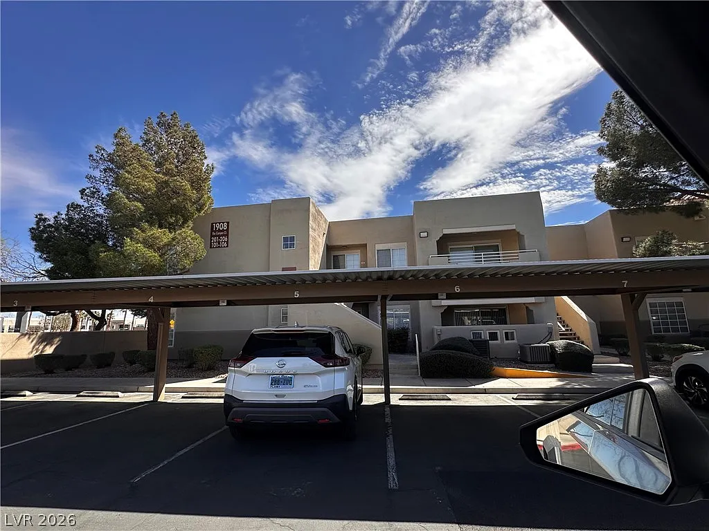 1 bed, 1.0 bath, 707 sqft, $1,195 — Photo 1