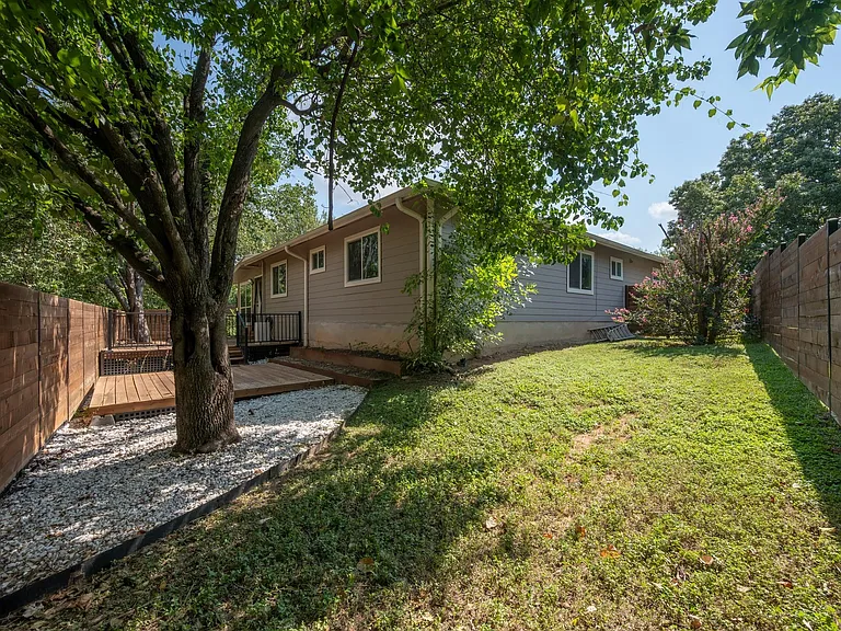 8404 Hornet Dr — Photo 20