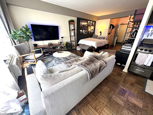 Rented by Keller Williams NYC | media 1