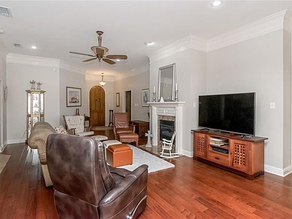 4th image of 3447 Rue Royal