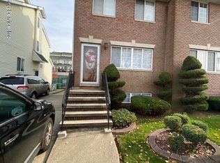 143 Lewiston St, Staten Island, NY 10314