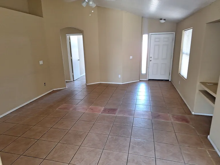 8701 W Granada Rd — Photo 2