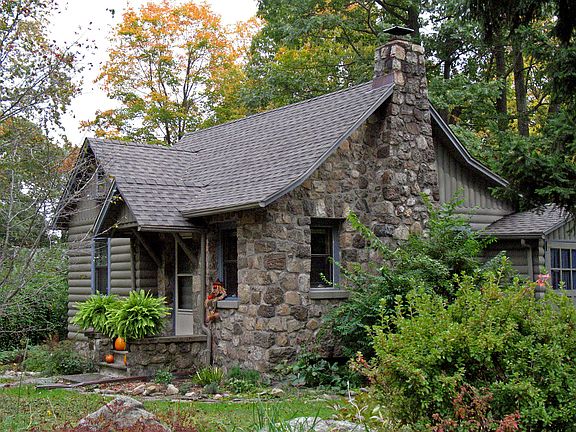 Welcome to Point Lodge