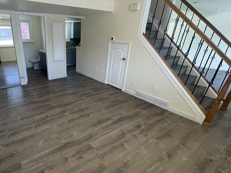 6884 S Dexter St — Photo 3