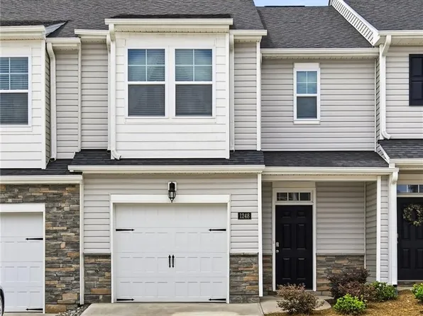 1248 Evelynnview Ln, Kernersville, NC 27284