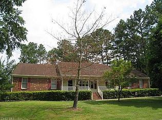 429 Brockenbraugh Rd, Chesapeake, VA 23322