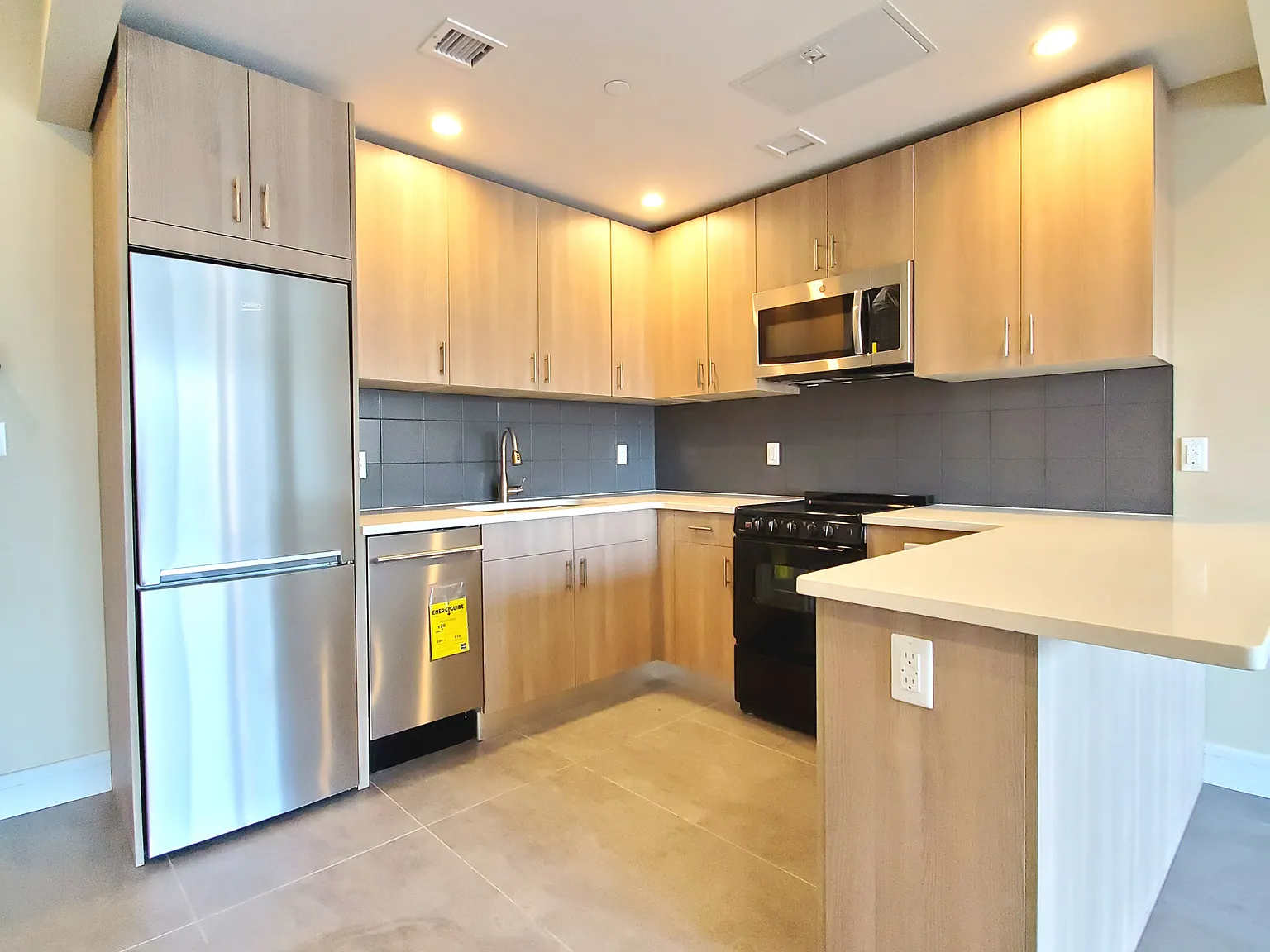 352 South First Street — Photo 3