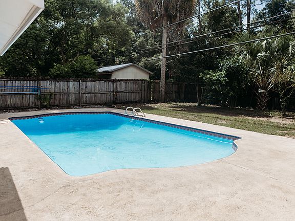 3rd image of 2645 Shady Oaks Dr