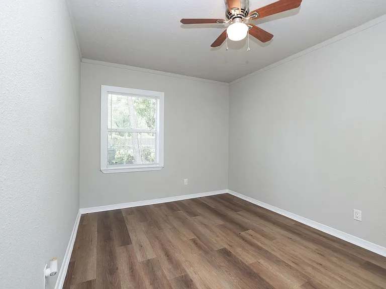 9026 Lake Forest Blvd — Photo 11